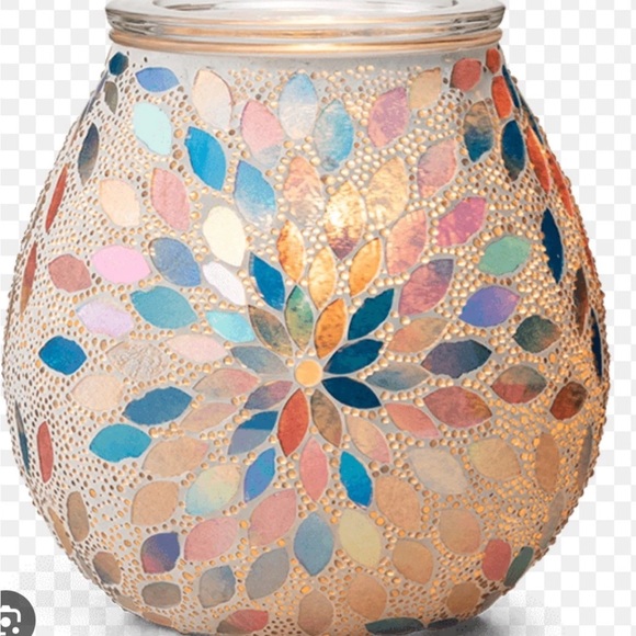 Scentsy Pearlescent Petals Warmer new - Picture 4 of 5